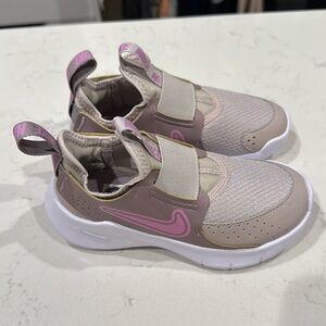 Nike Kids Sneakers in Pink and Beige